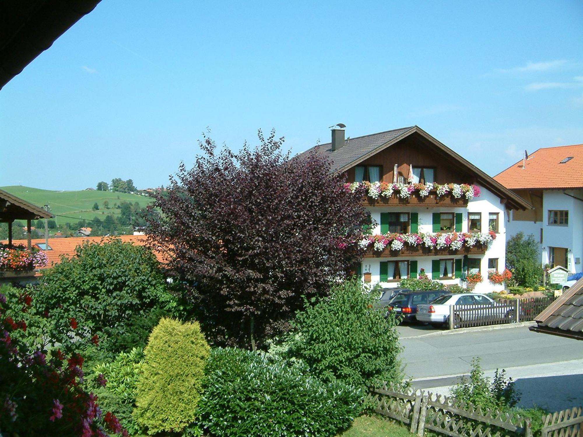 Gaestehaus Alpina Bad Kohlgrub Exteriör bild