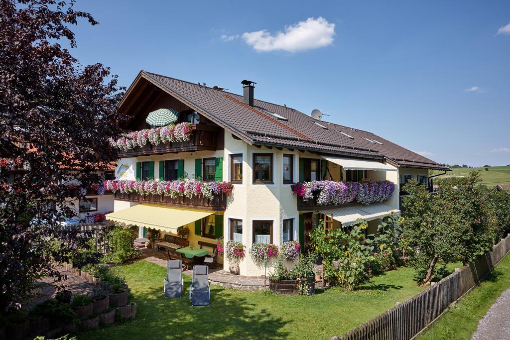 Gaestehaus Alpina Bad Kohlgrub Exteriör bild
