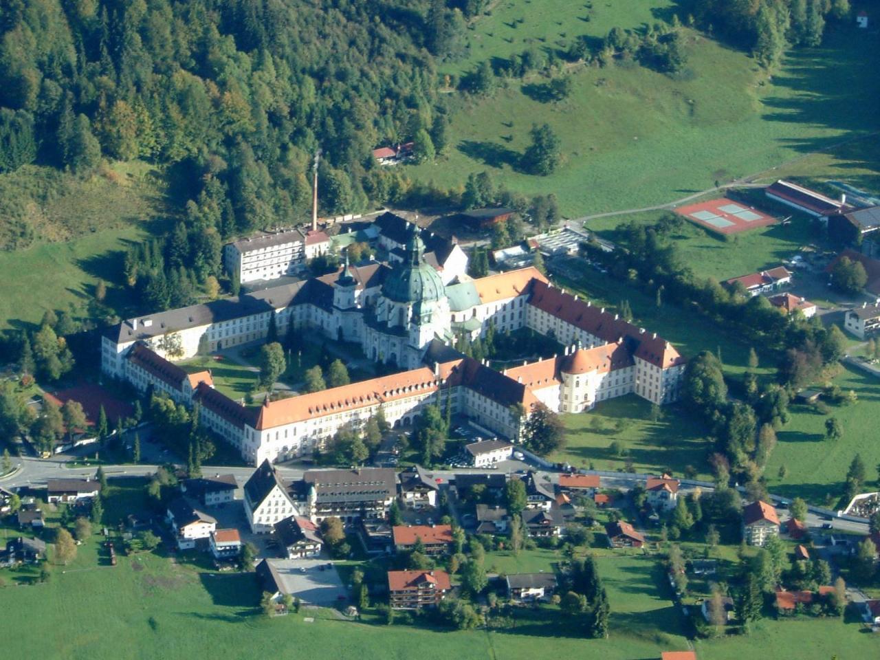 Gaestehaus Alpina Hotell Bad Kohlgrub Exteriör bild